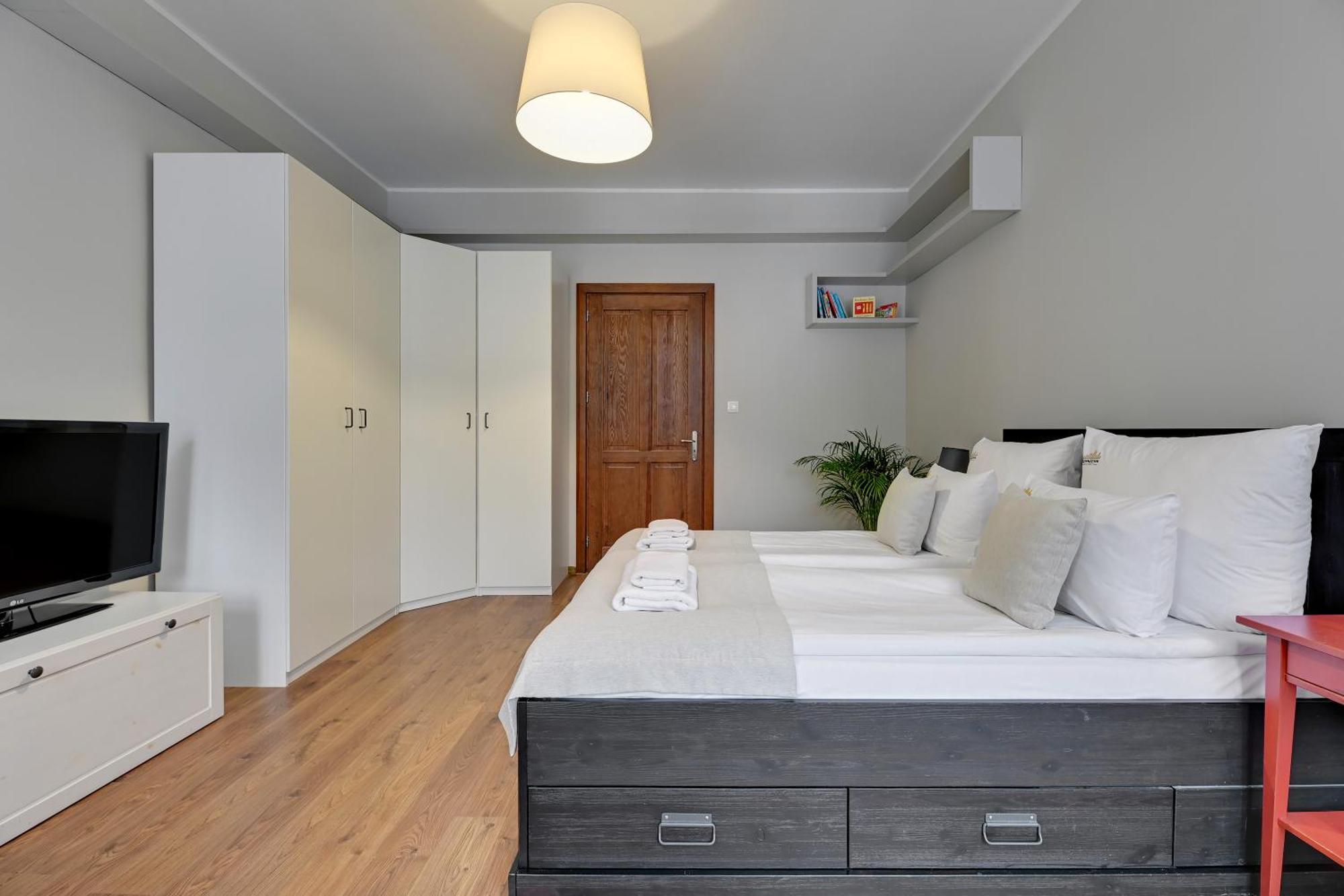 City Center, Art House & Family Stay By Downtown Apartments Gdansk Ngoại thất bức ảnh